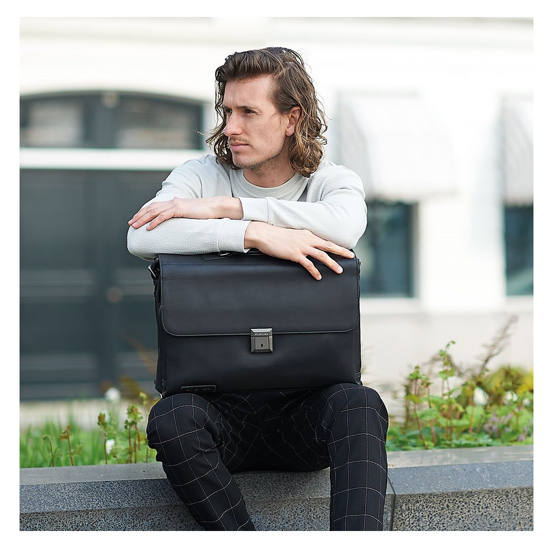 Plevier Navigator Decca Aktetas 2 vaks 17.3" zwart