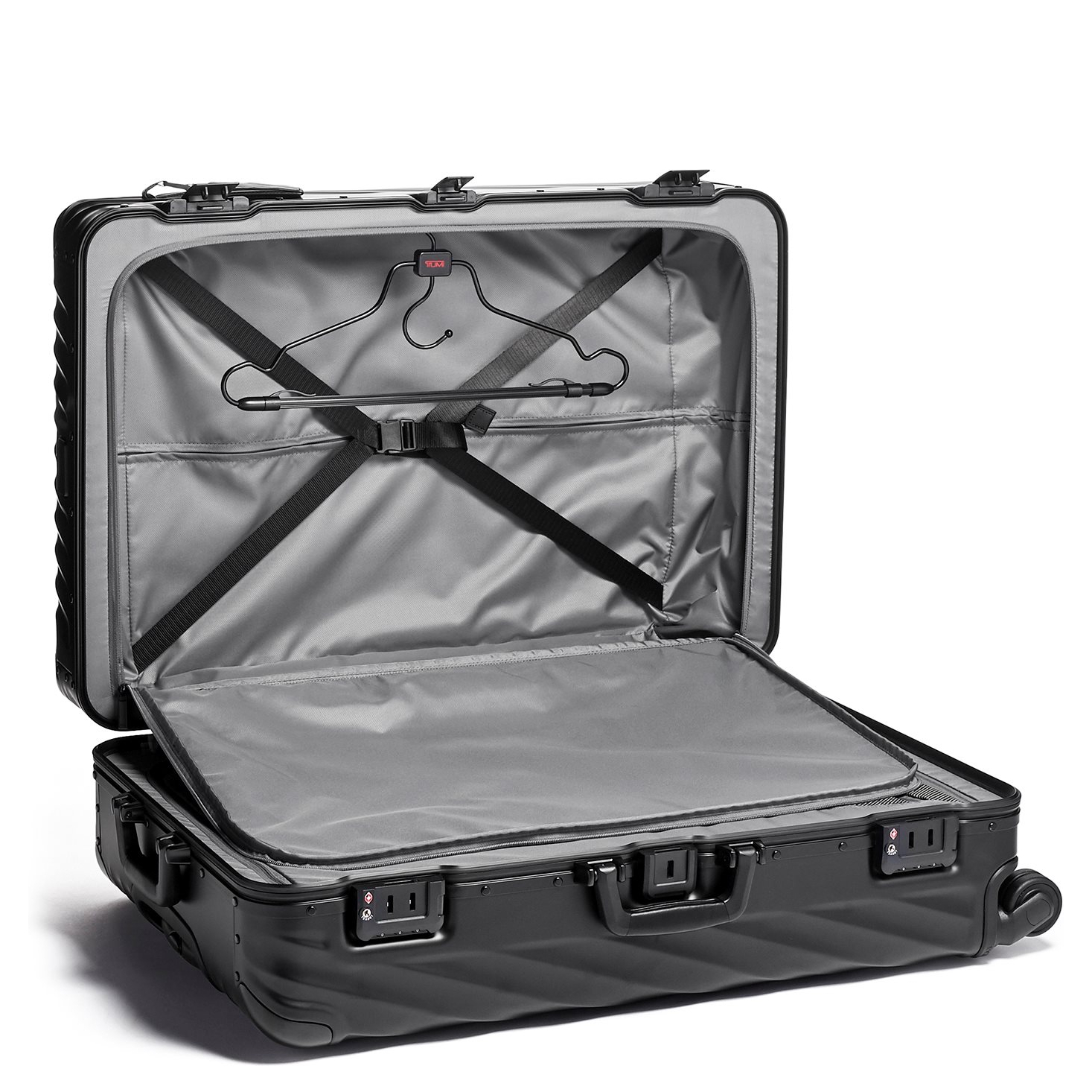 TUMI 19 Degree Aluminium Extended Trip Packing matte black