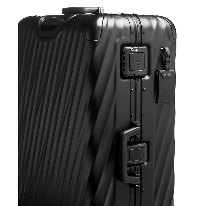 TUMI 19 Degree Aluminium Extended Trip Packing matte black