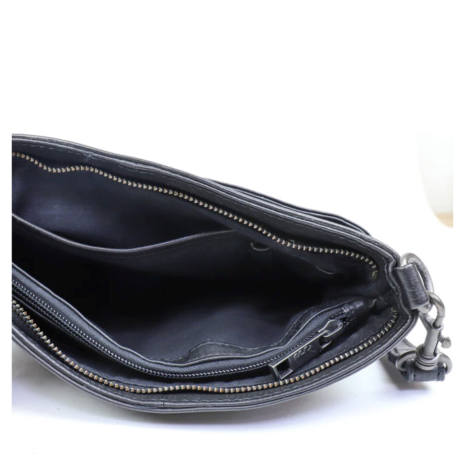 cp1867-black_5
