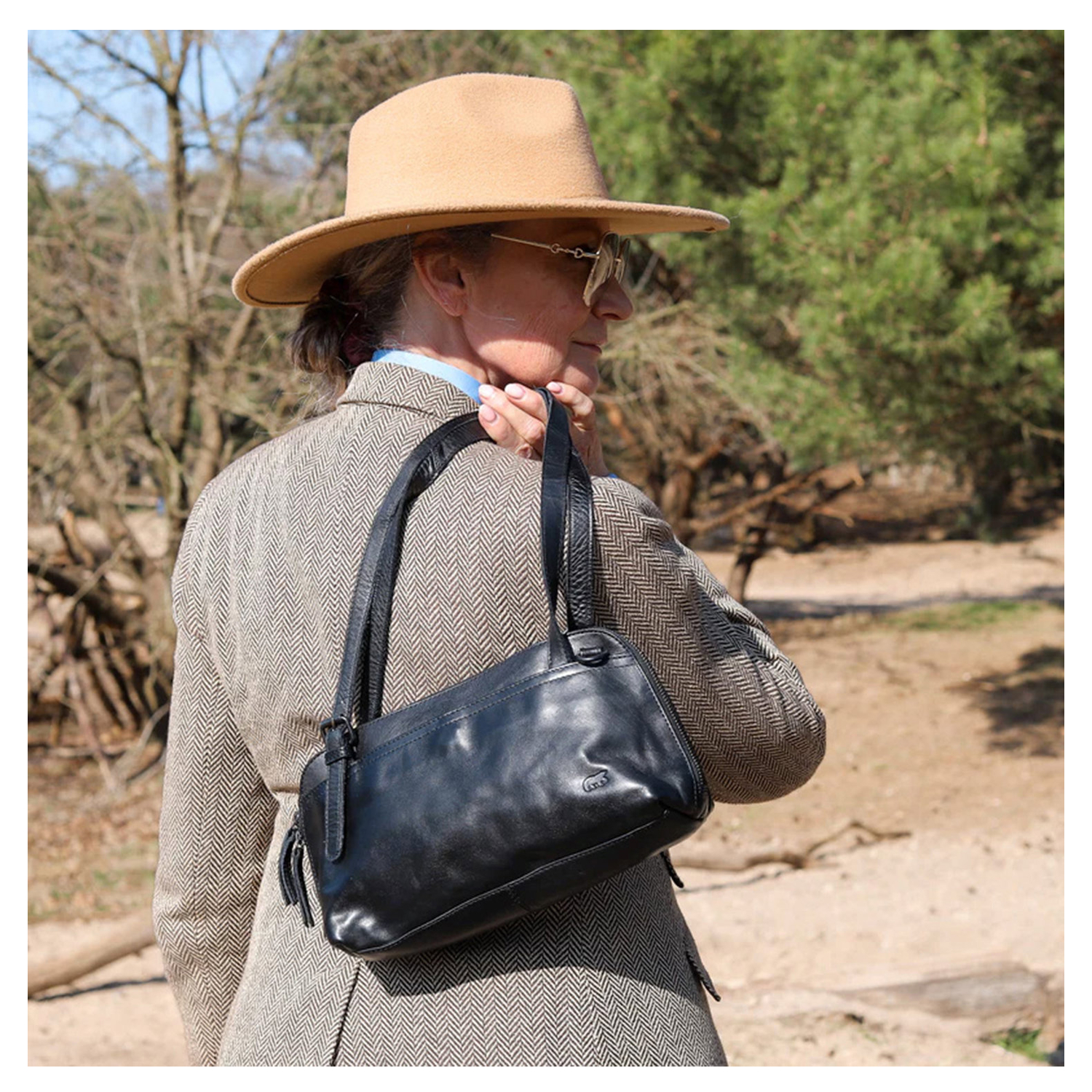 cl-44658-black_2