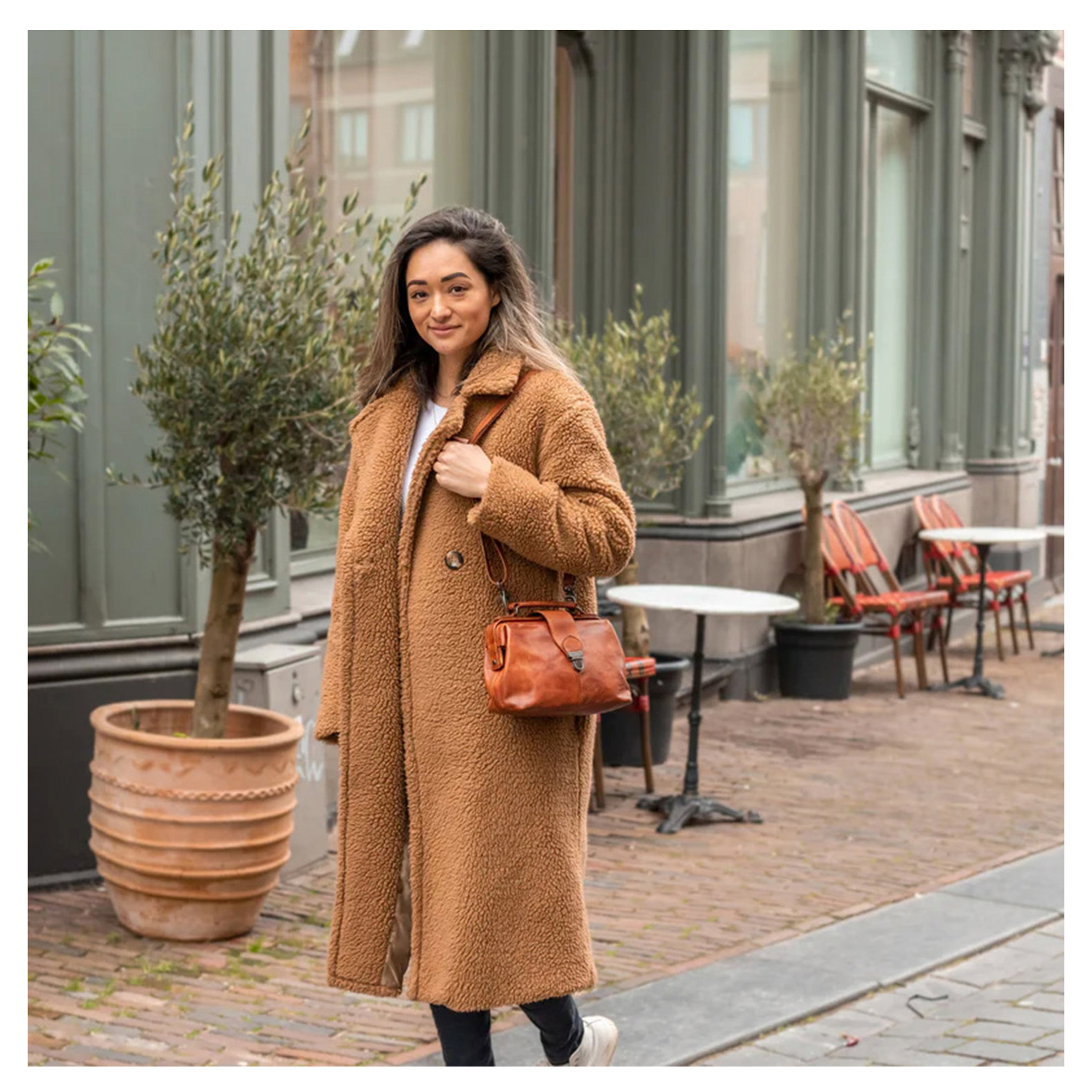 cl-42523-cognac_3